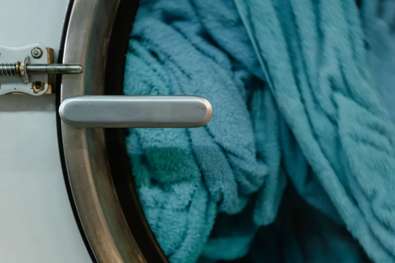 What Your Washing Machine Is Doing to Your Skin: The Water Quality Factor No One Talks About